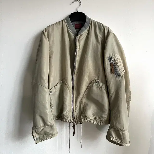 Dezert+ 90s nylon bomber