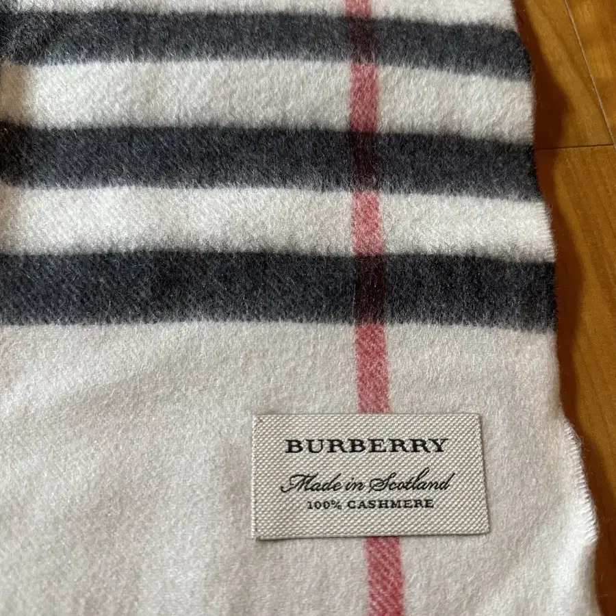 새상품 명품 버버리 BURBERRY 머플러 마후라 스카프 목도리