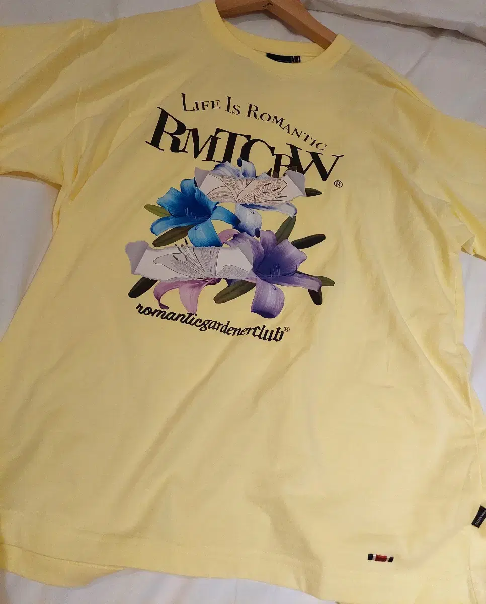 (*택포) Romantic Crown lily Vahn T-shirt Light Yellow L Overfit