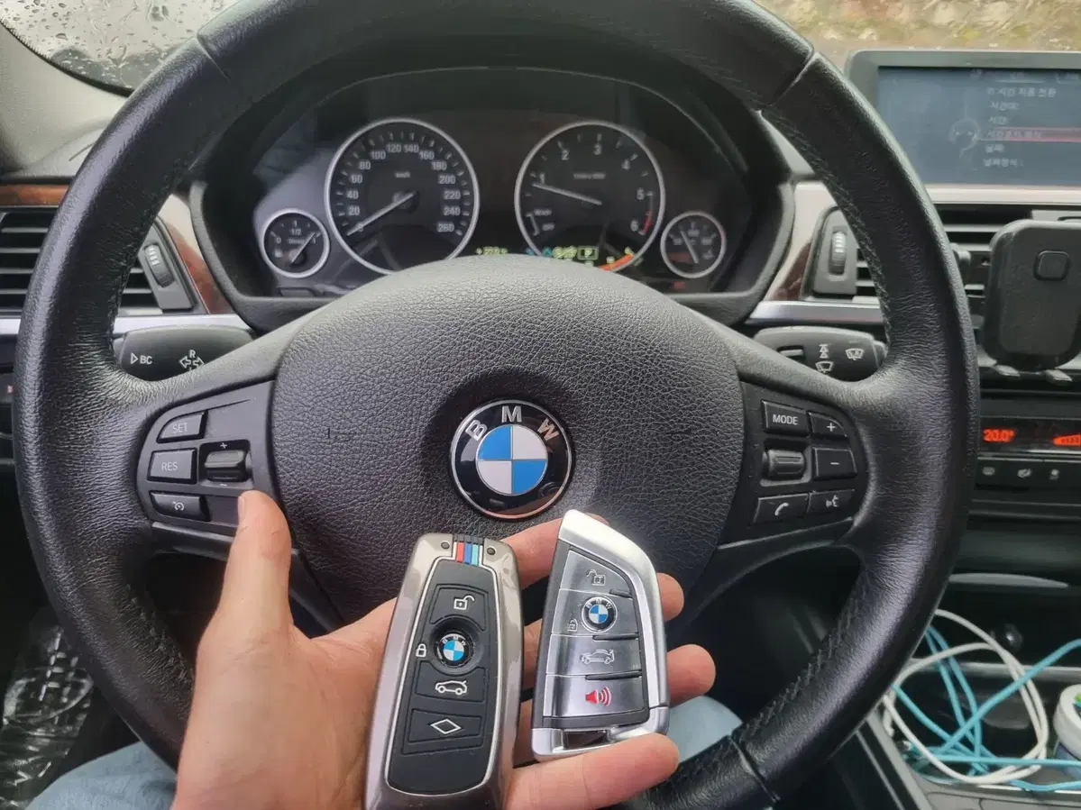 BMW 다양한 차종 연식 가능한 최신형 G바디 칼날 스마트키 추가 제작