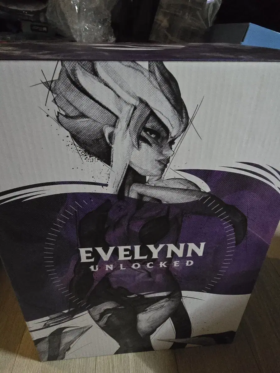 Evelyn Figure