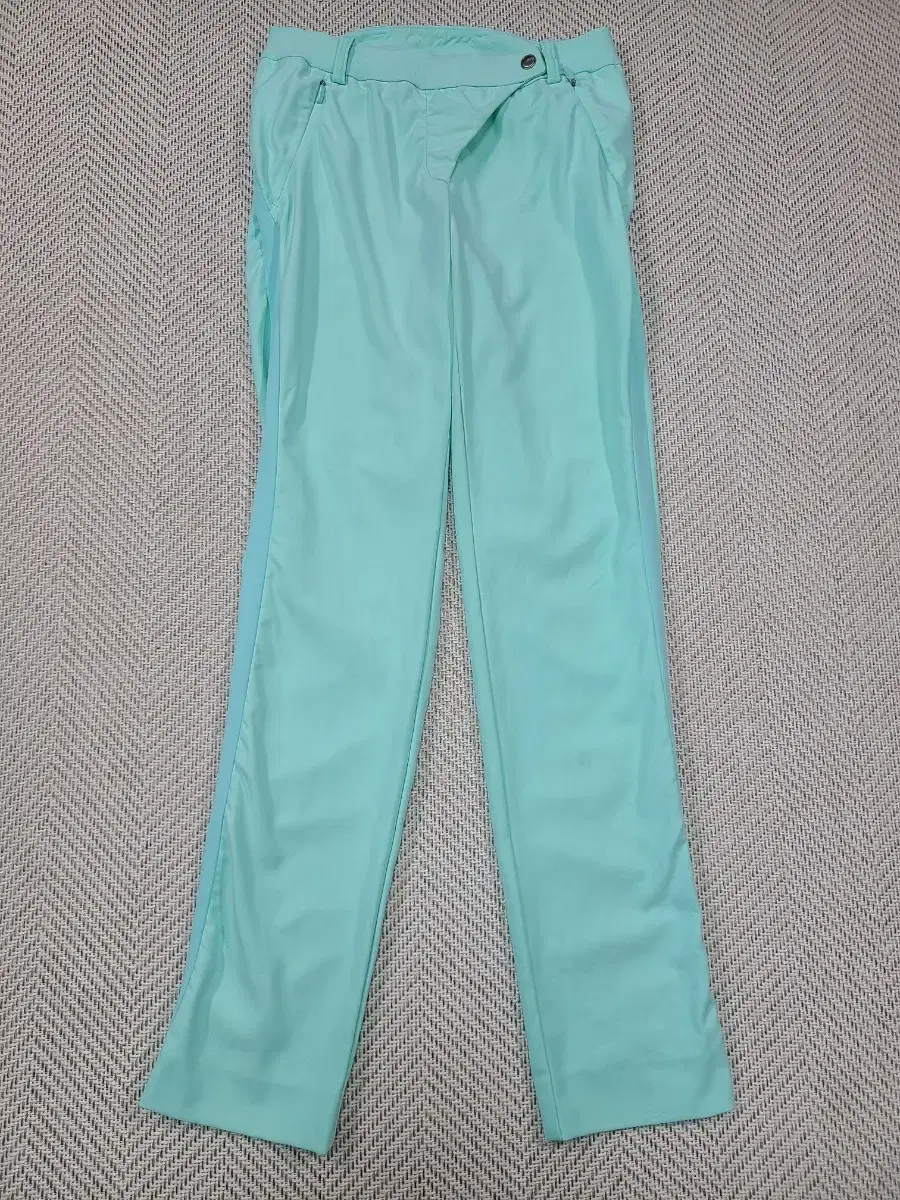 25) Title List Women's Pants