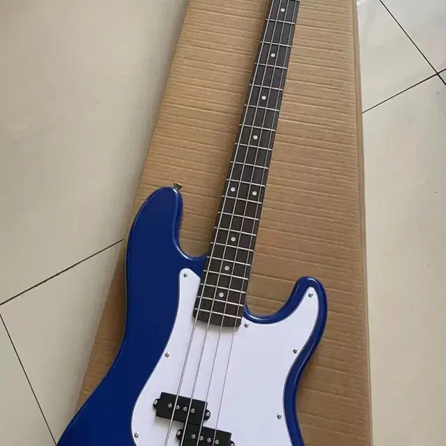 베이스 기타 BASS GUITAR 블루화이트