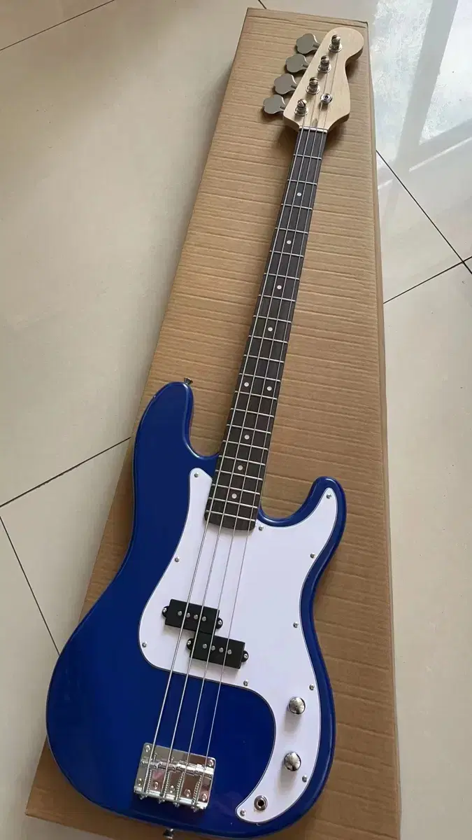 베이스 기타 BASS GUITAR 블루화이트