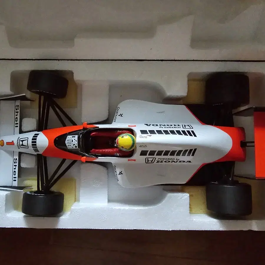 1/18 빅스케일 1/18 Mclaren Honda F1 MP4 AYRT