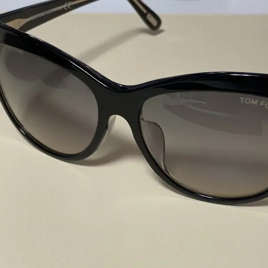 톰포드 Tom Ford LILY Sunglasses(사용x,국내재고x)