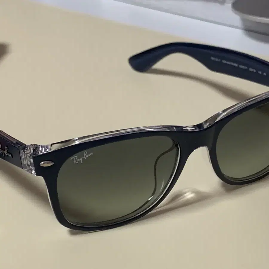 레이밴 김고은 국내재고x Ray-Ban Rb2132f New Wayfar