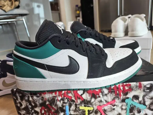 Jordan 1 Low White Black Mystic Green