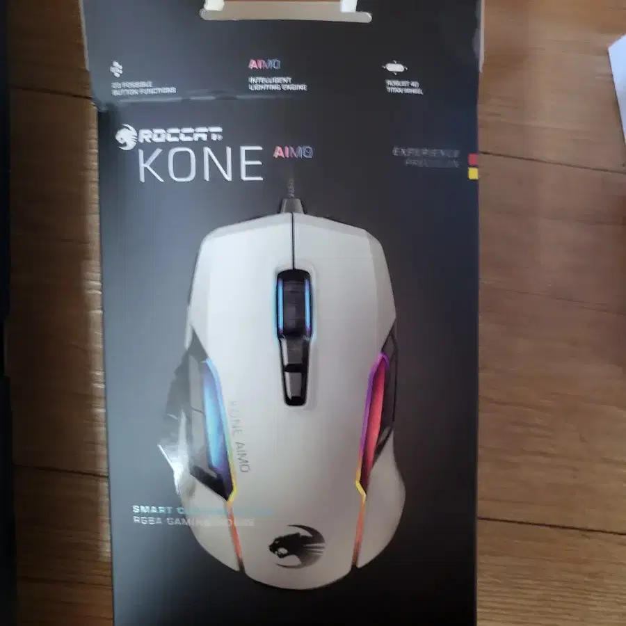 로캣 KONE AIMO Remastered RGB 마우스