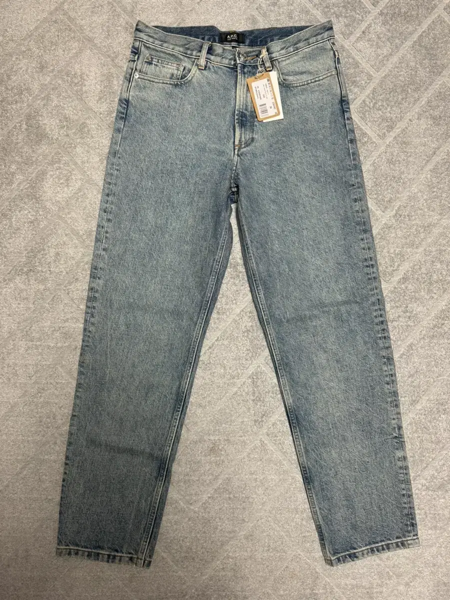 A.P.C Aperçu Martin jin Light Bloo Size 30