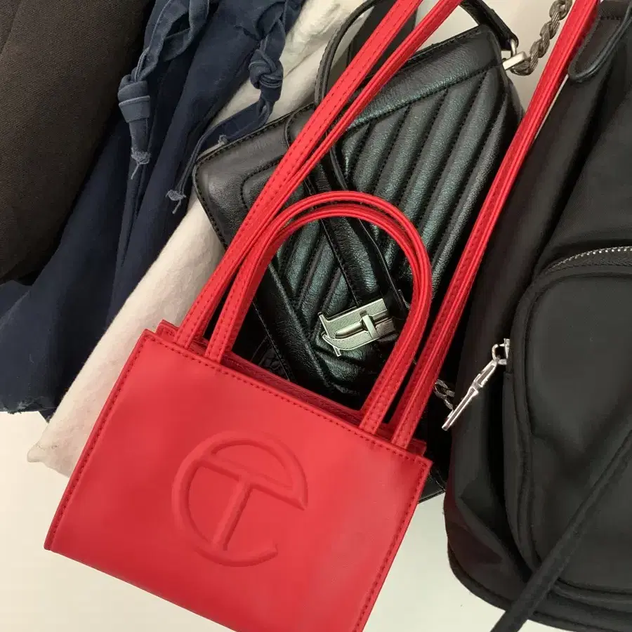 Telfar small red bag (텔파 스몰 쇼핑백 레드)