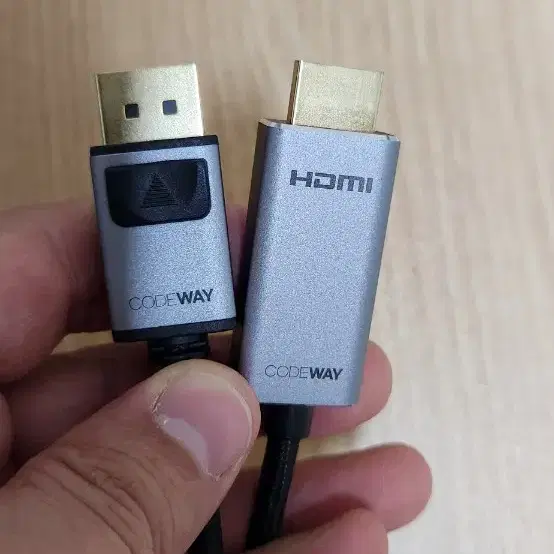 display to hdmi 판매합니다.