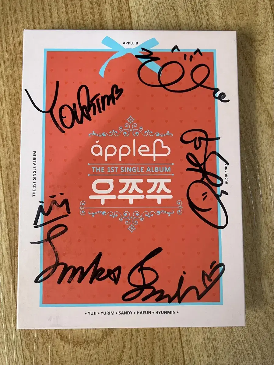 Apple B Apple.B handwritten sign album