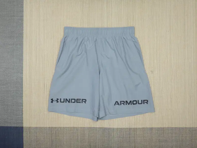 (36-37) Under Armour Men's Gray Loose Shorts