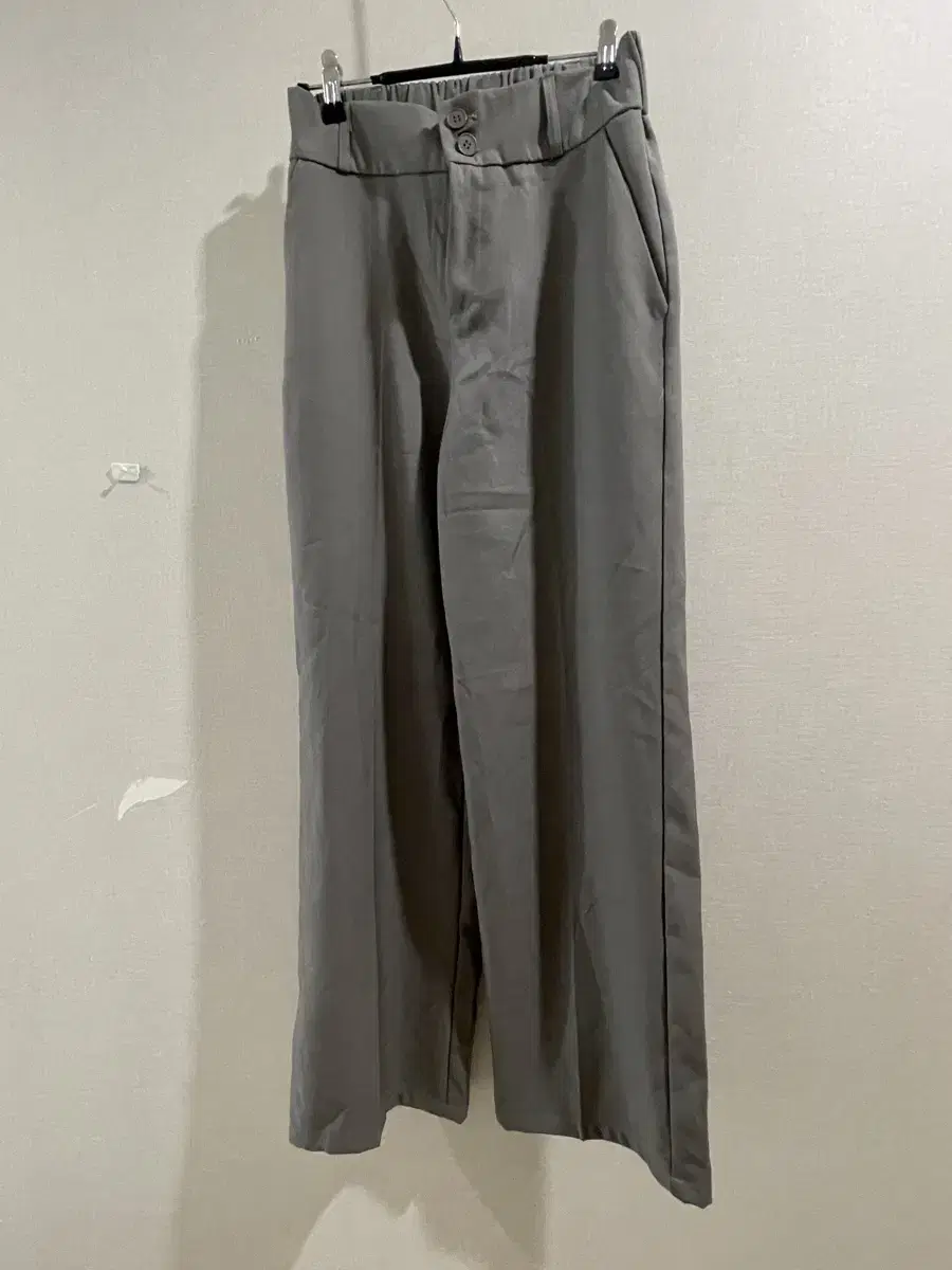 Wide-legged pants M