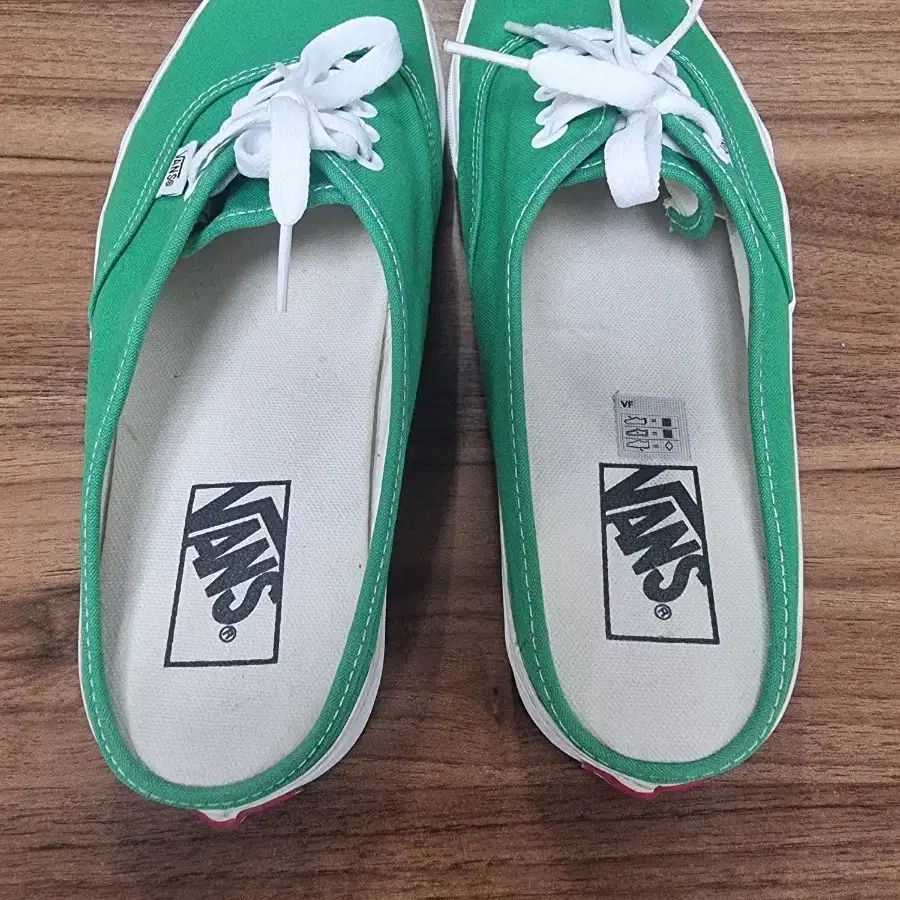 [270] Vans 반스 캔버스 어센틱 뮬 그린