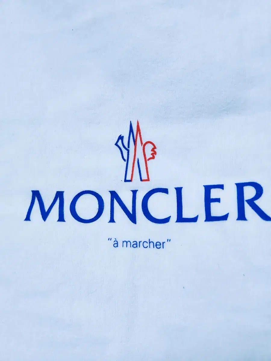 정품 명품백 버버리  몽클레어 Moncler 토즈Tods 발리 Bally