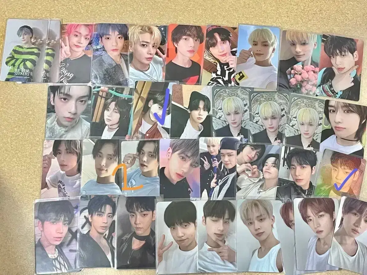 (Price drop) Below cost txt photocard bulk sell TXT Tomorrow x together