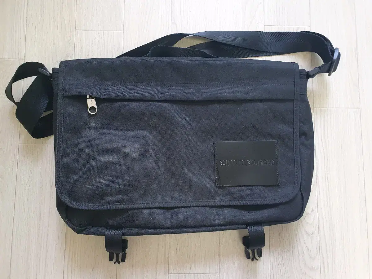 Calvin Klein Messenger Bag