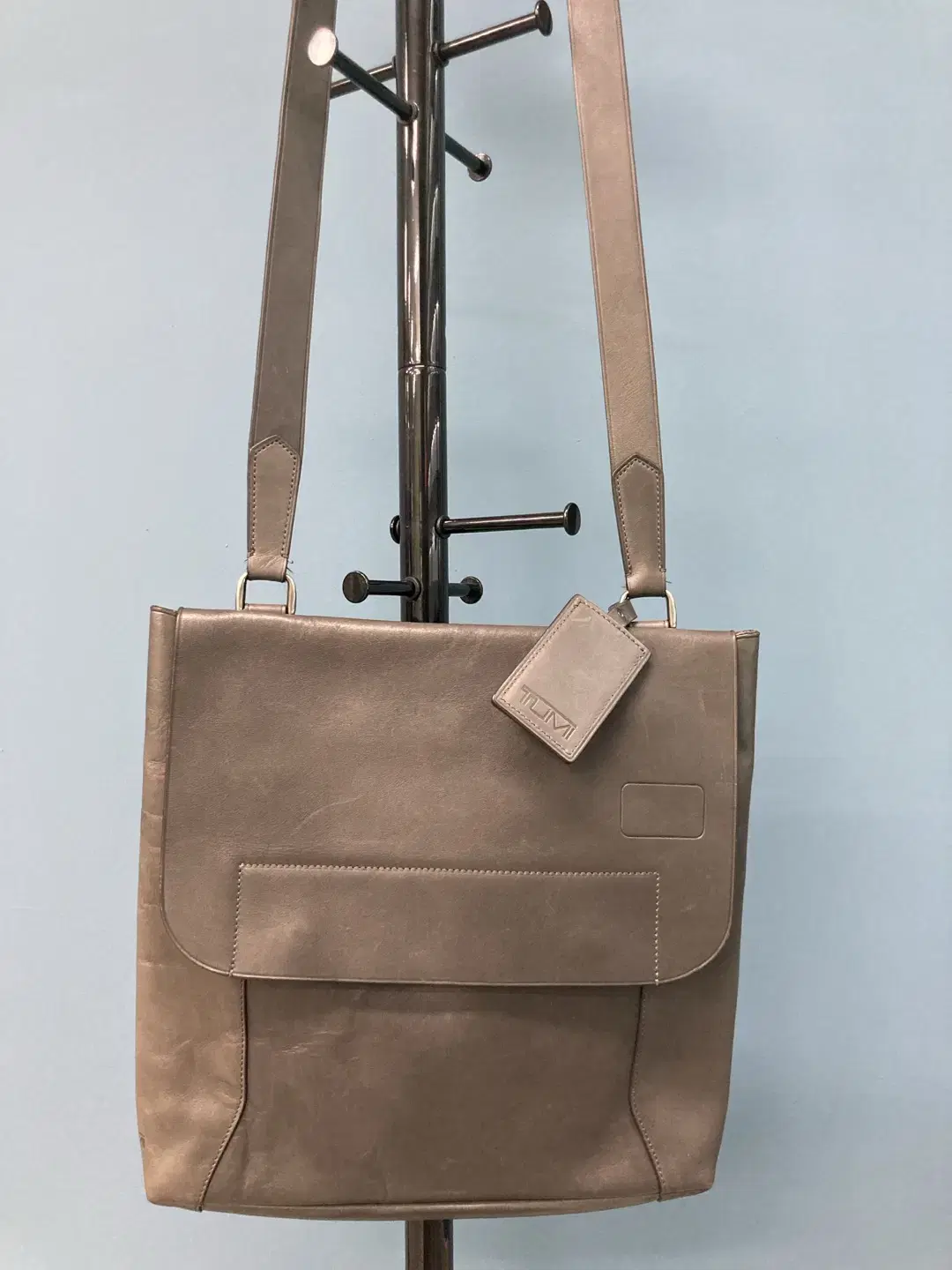 투미 가죽 메신저백 Kaden Rhen Tumi Shoulder Bag