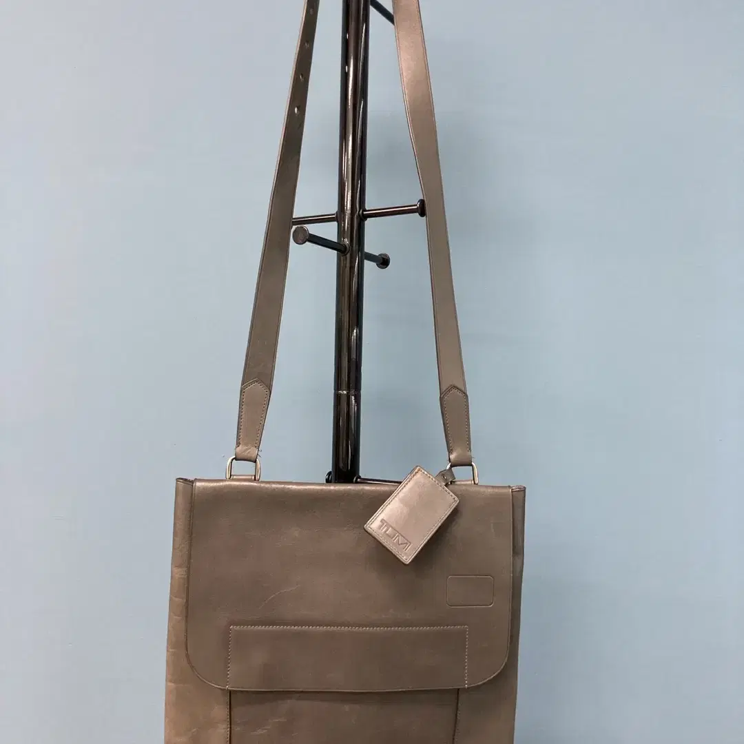 투미 가죽 메신저백 Kaden Rhen Tumi Shoulder Bag