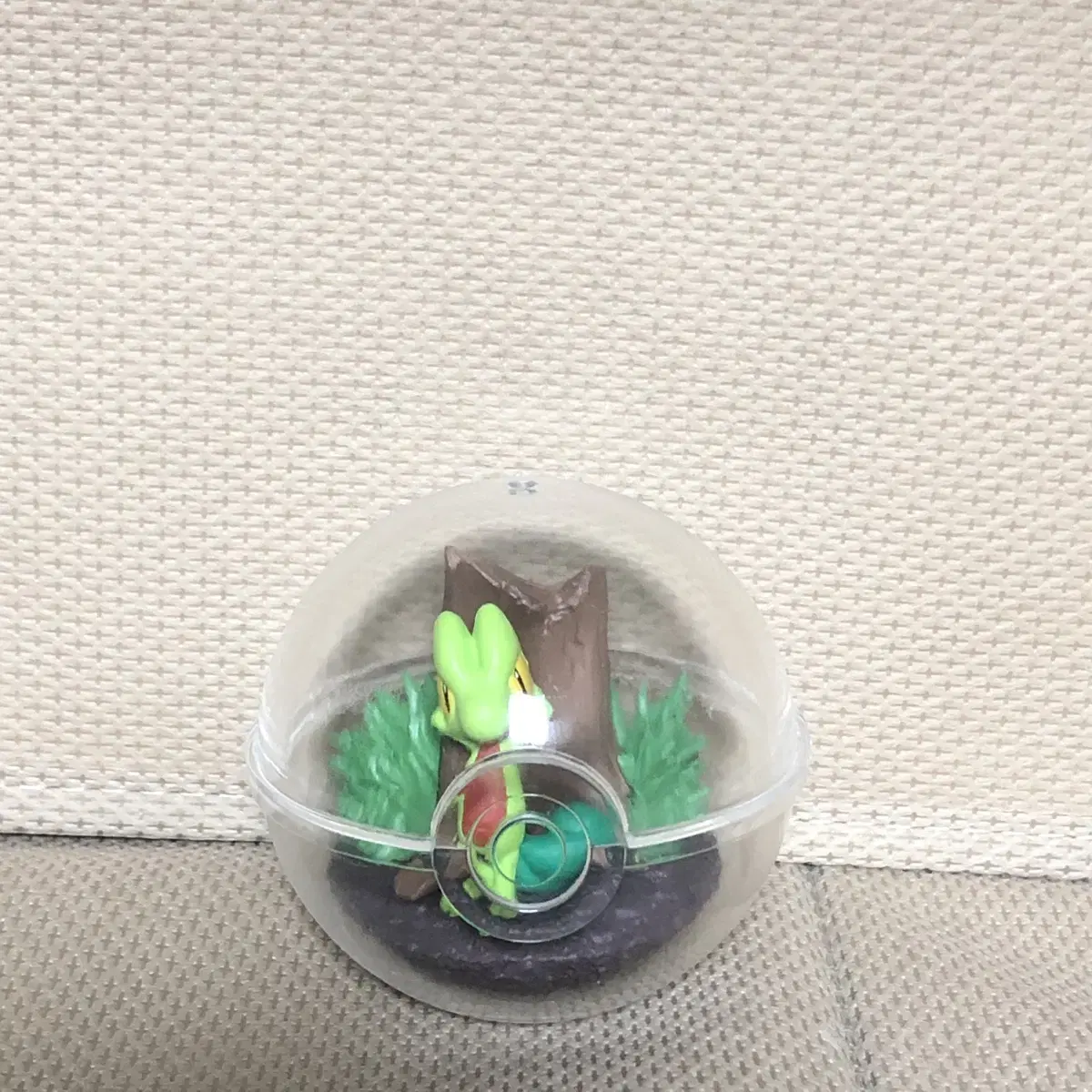 Pokémon Terrarium 6th Edition Tree Keeper Figure