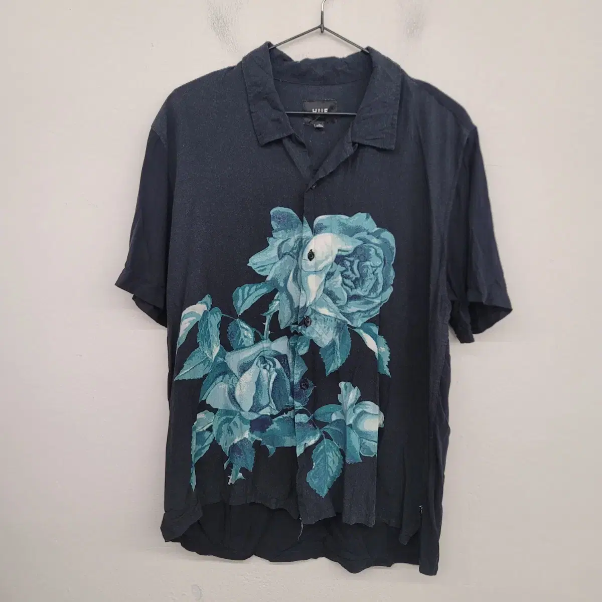 [100/L] HUF Hawaiian shirt for sale.