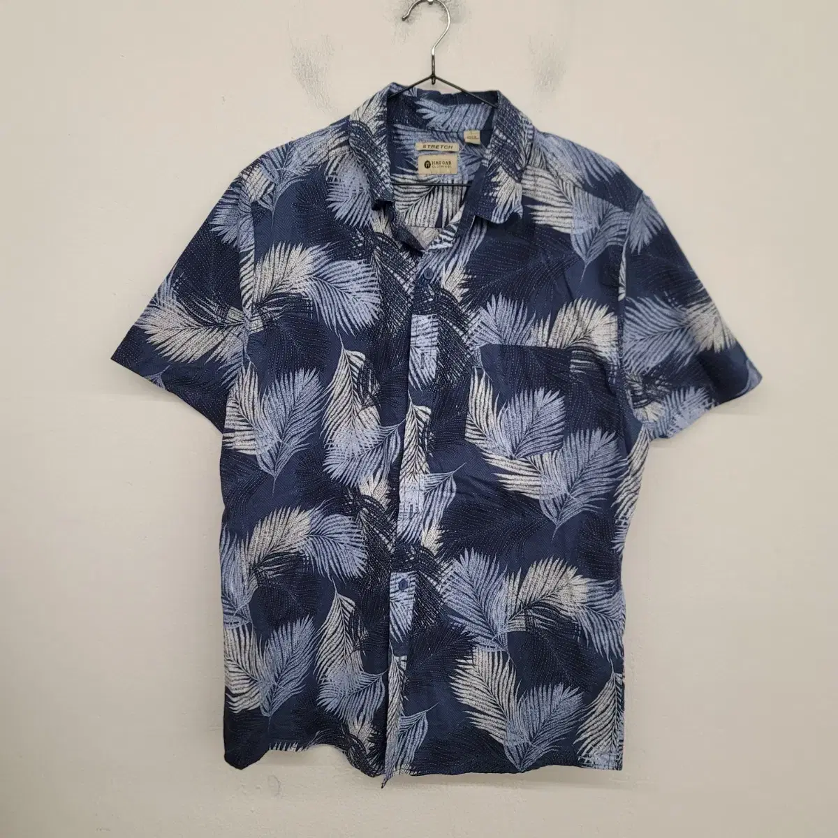 [100/L] HAGGAR Hawaiian shirt for sale.