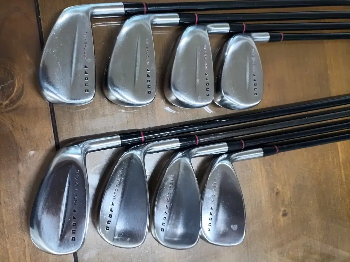 On/Off Muscleback Carbon R 8 Iron Set