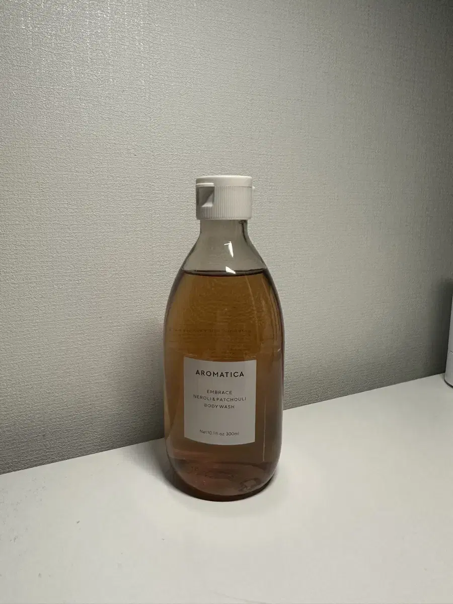 아로마티카 임브레이스 바디워시 네롤리 앤 패츌리 300ml