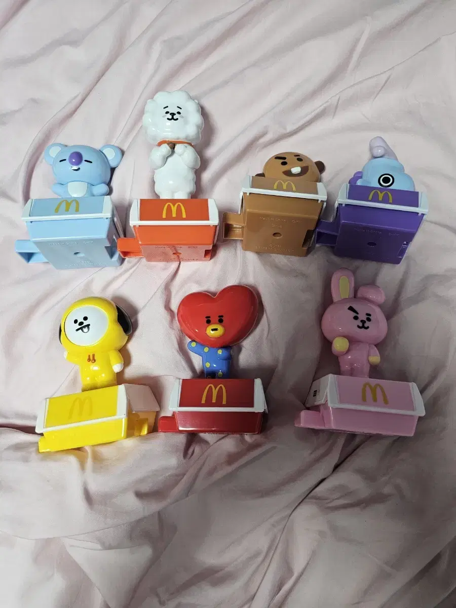 bt21 맥도날드 피규어 일괄로 팝니다