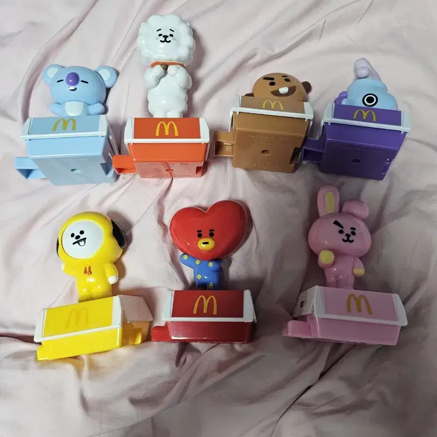 bt21 맥도날드 피규어 일괄로 팝니다