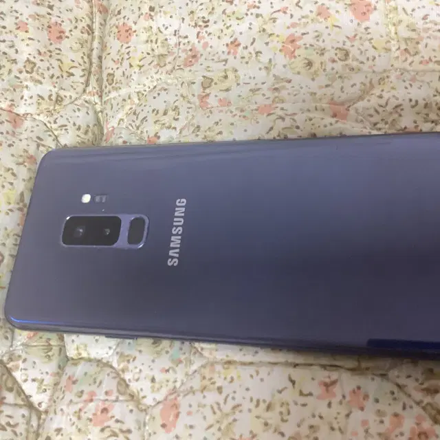 갤럭시 s9+ 64g 앞액정 파손된거 팝니다