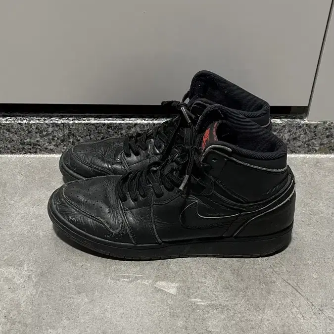 조던1 레트로 하이 올블랙 Jordan 1 Retro High Black