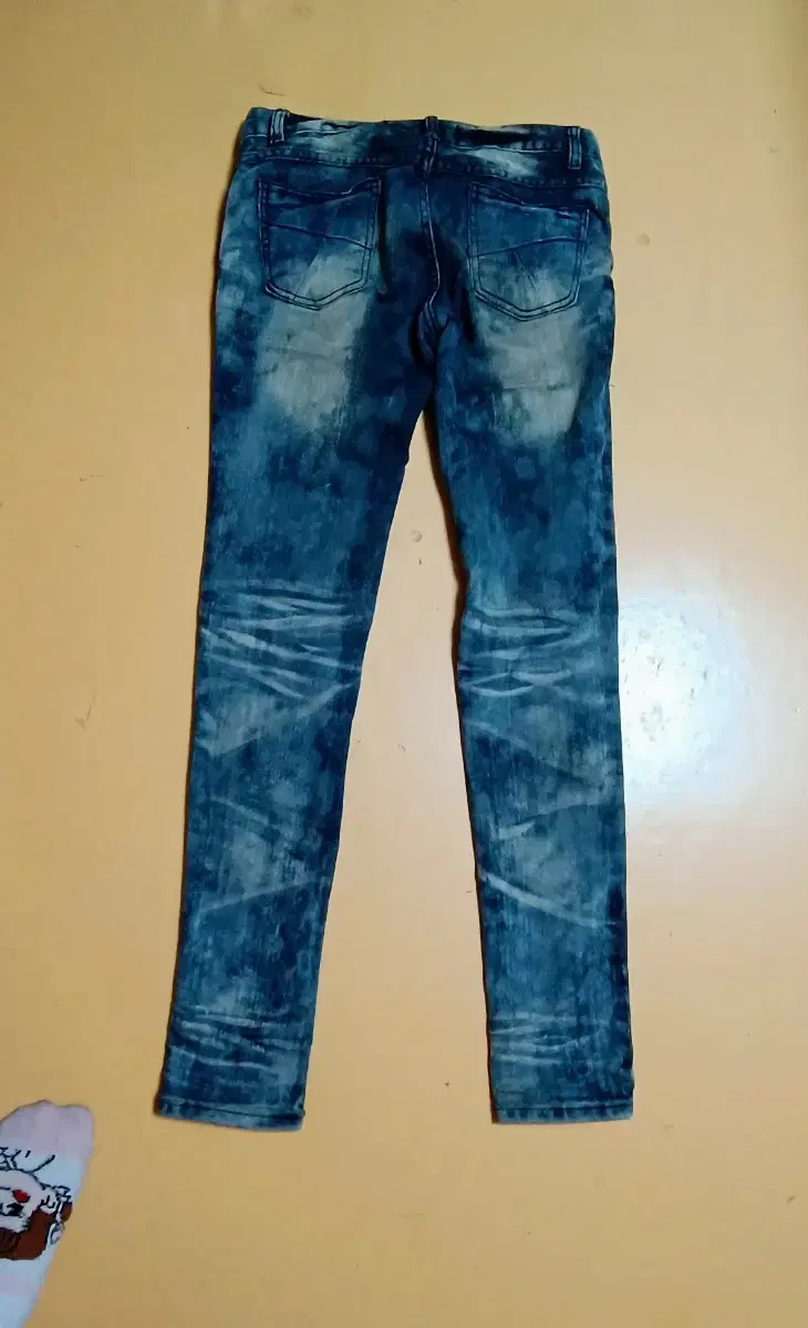 Washable denim 100% cotton Spandex present. Comfortable