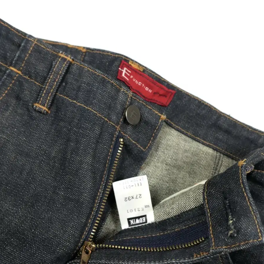 Edwin E-Function curved jeans