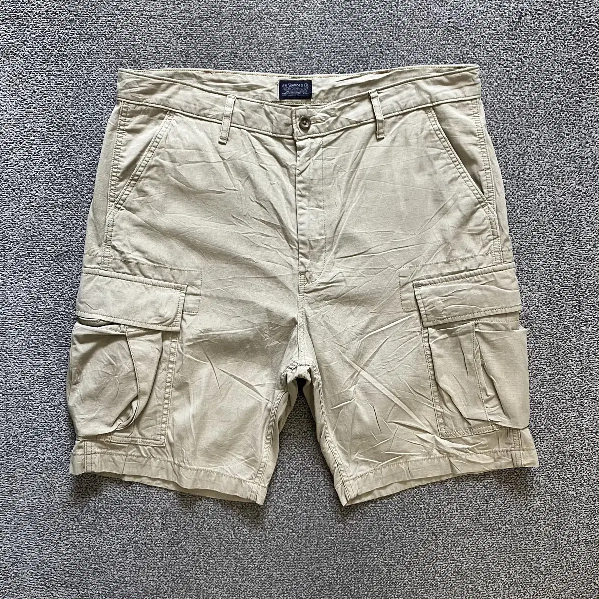 253 Levi's Cargo Shorts