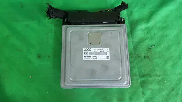 08년식 아우디 A6 3.2 FSI C6 ECU 컴퓨터 모듈