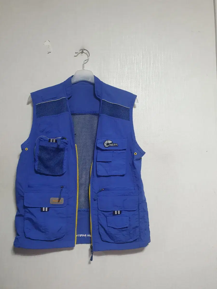 Men95-100 Nepa Vests