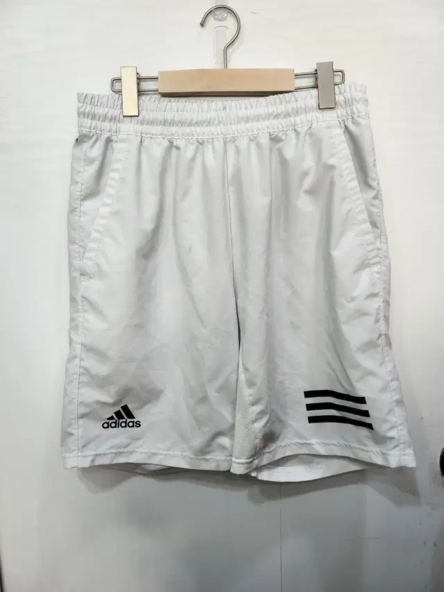 105,XL )) adidas 아디다스 반바지! 깔끔한 디자인!~