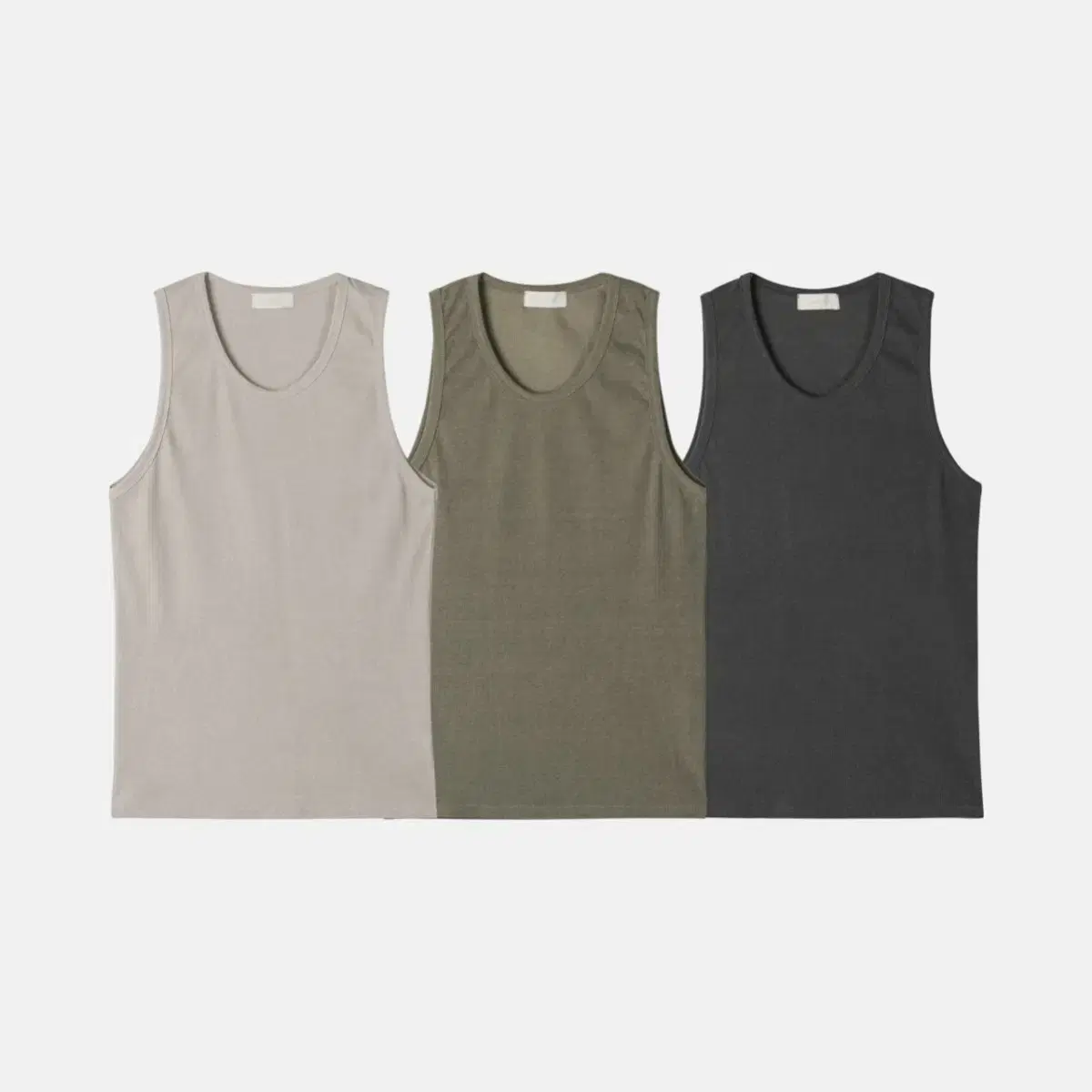 Piggy sleeve or sleeveless pigmented or sleeveless