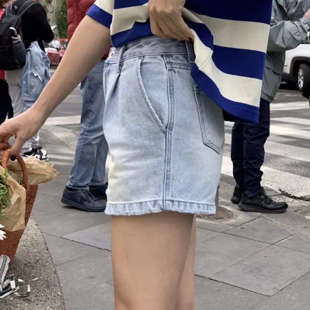 [새상품] 셀리앤리옹 French denim pants 숏 데님/반바지