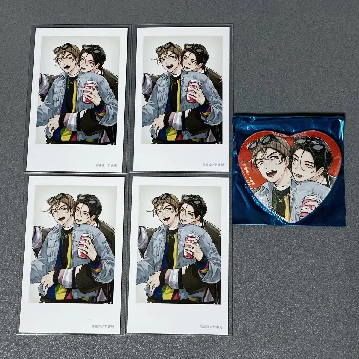 Animated Qpa LAND Trading Oshi Couple Photo Card Can Badge