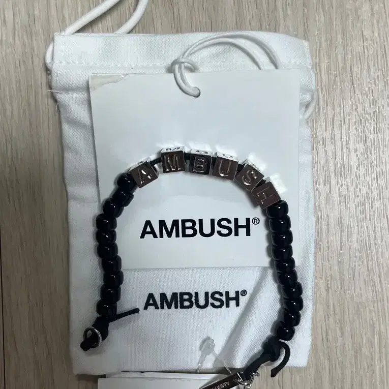 [새상품] ambush 엠부쉬 비즈 팔찌 실버블랙