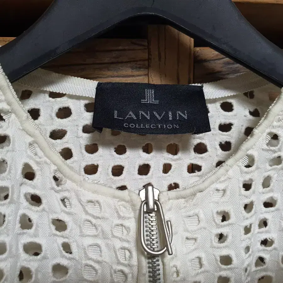 LANVIN 랑방 콜렉션 자수펀칭 버터아이보리색상 린넨 자켓 점퍼