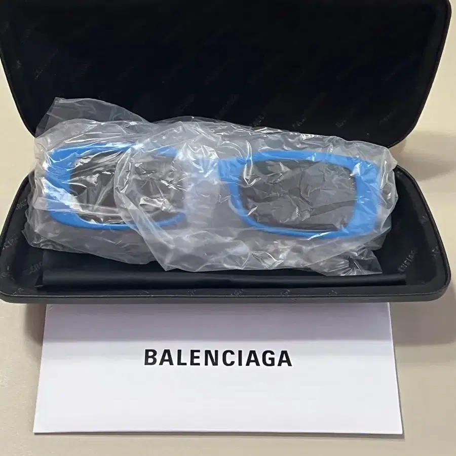 새상품. Balenciaga (발렌시아가) BB스퀘어 썬그라스