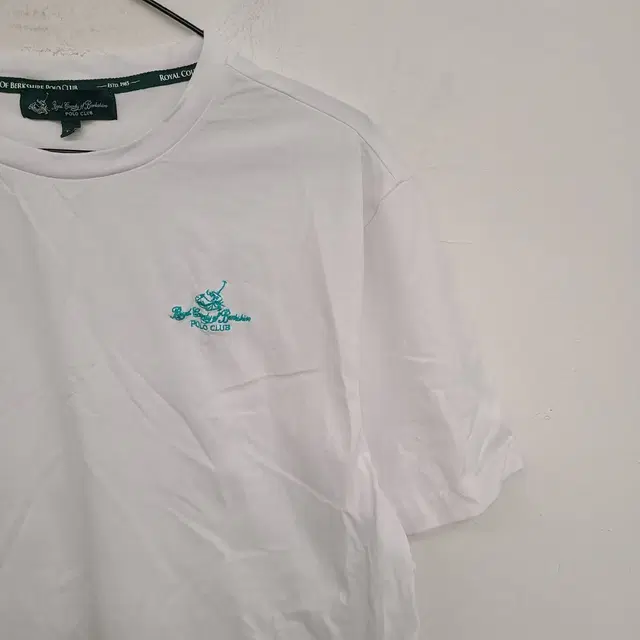 [105/XL] POLO CLUB 자수 로고 반팔티 팝니다.