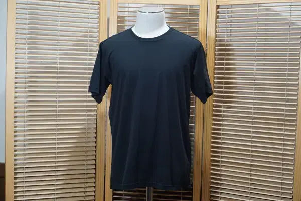 M770 Adidas Men's 105 size black round short sleeve T-shirt