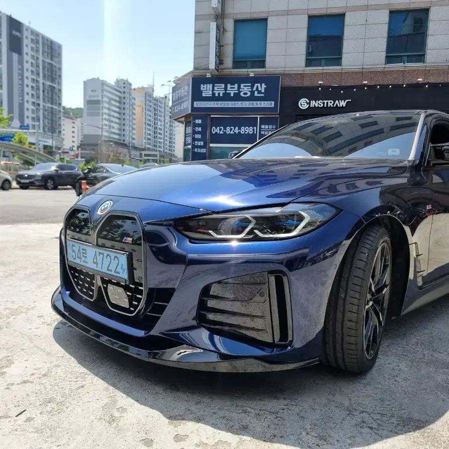 bmw i4 50프로 프론트립 팔아요