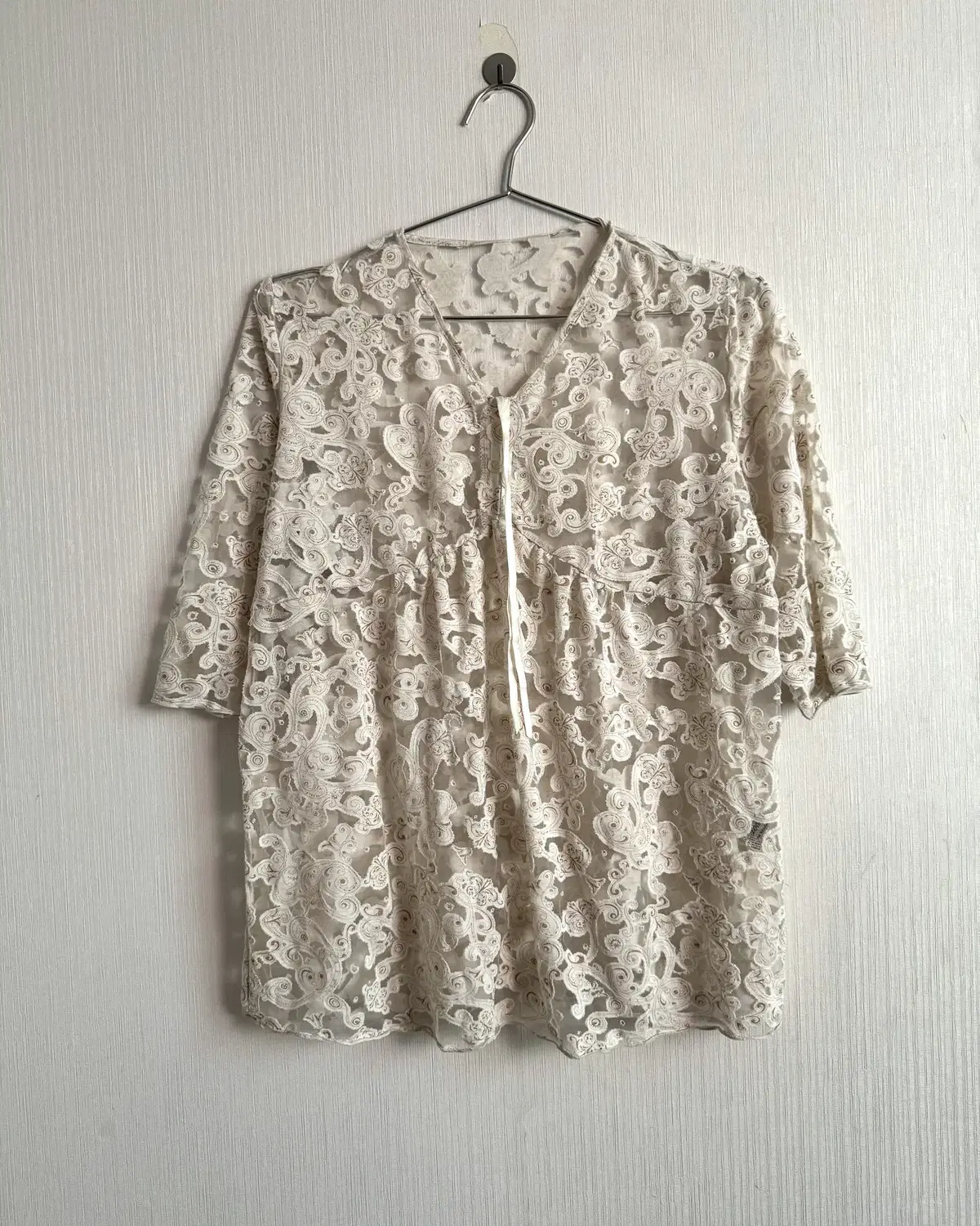 Pattern point see through blouse